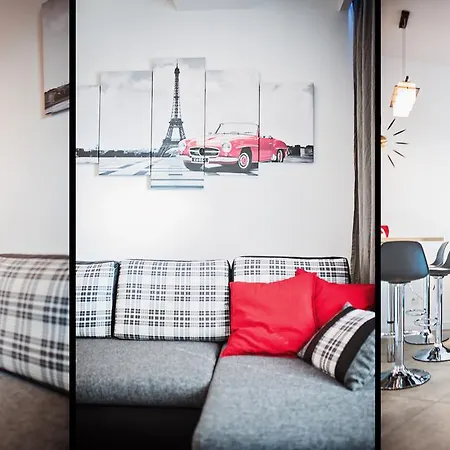 White Hawelanska Apartment